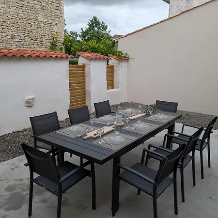 Holiday home L'ecrin D'ami Lly